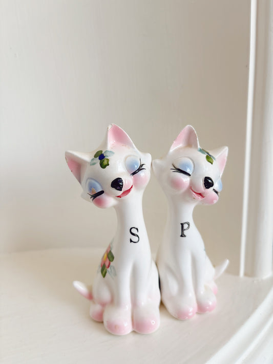 Magnetic Cat Salt & Pepper Shakers