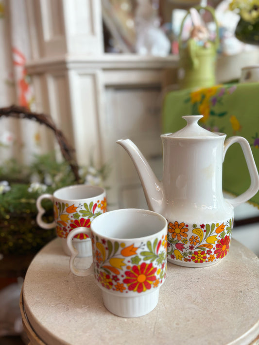 1960s ESD Japan Teapot with 2 mugs