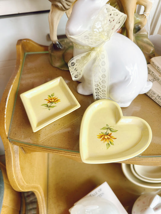 Set of 2 tiny floral trays