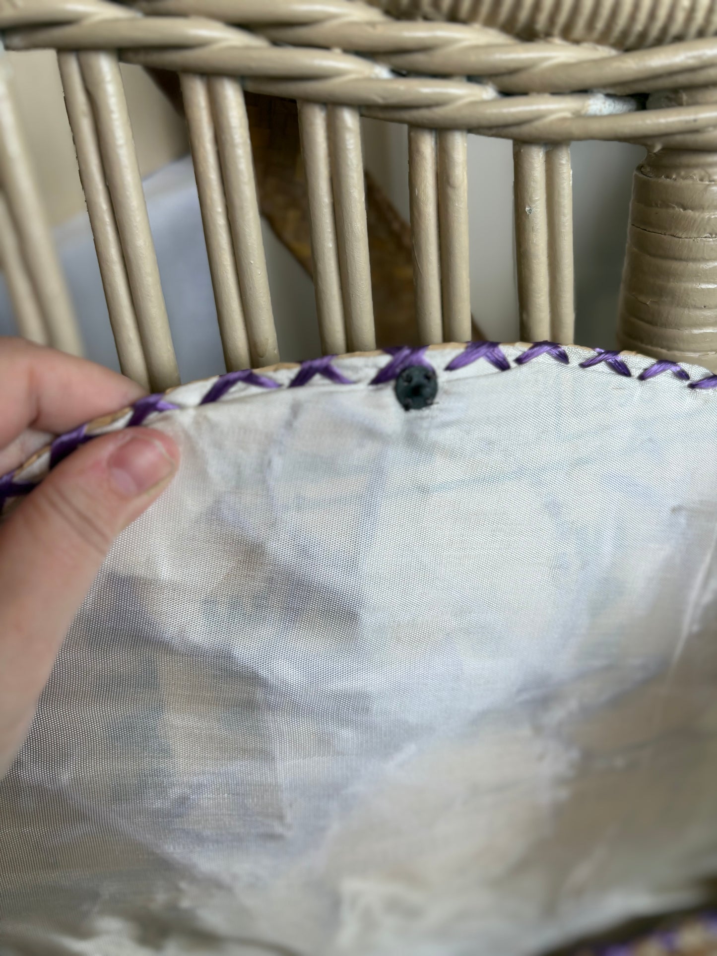 Woven shoulder bag with purple florals
