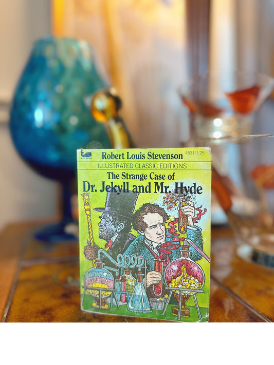 1983 Moby Books Illustrated Classics : The Strange Case of Dr. Jekyll and Mr. Hyde 4531