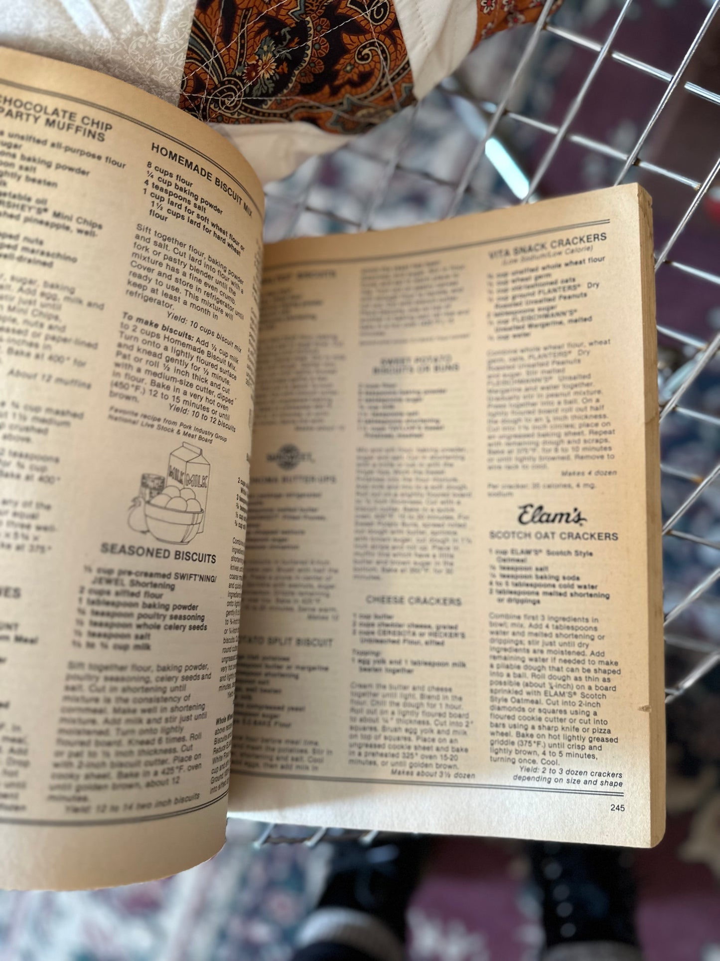 1981 Favorite Brand Name Recipe Cookbook - over 2000 Recipes