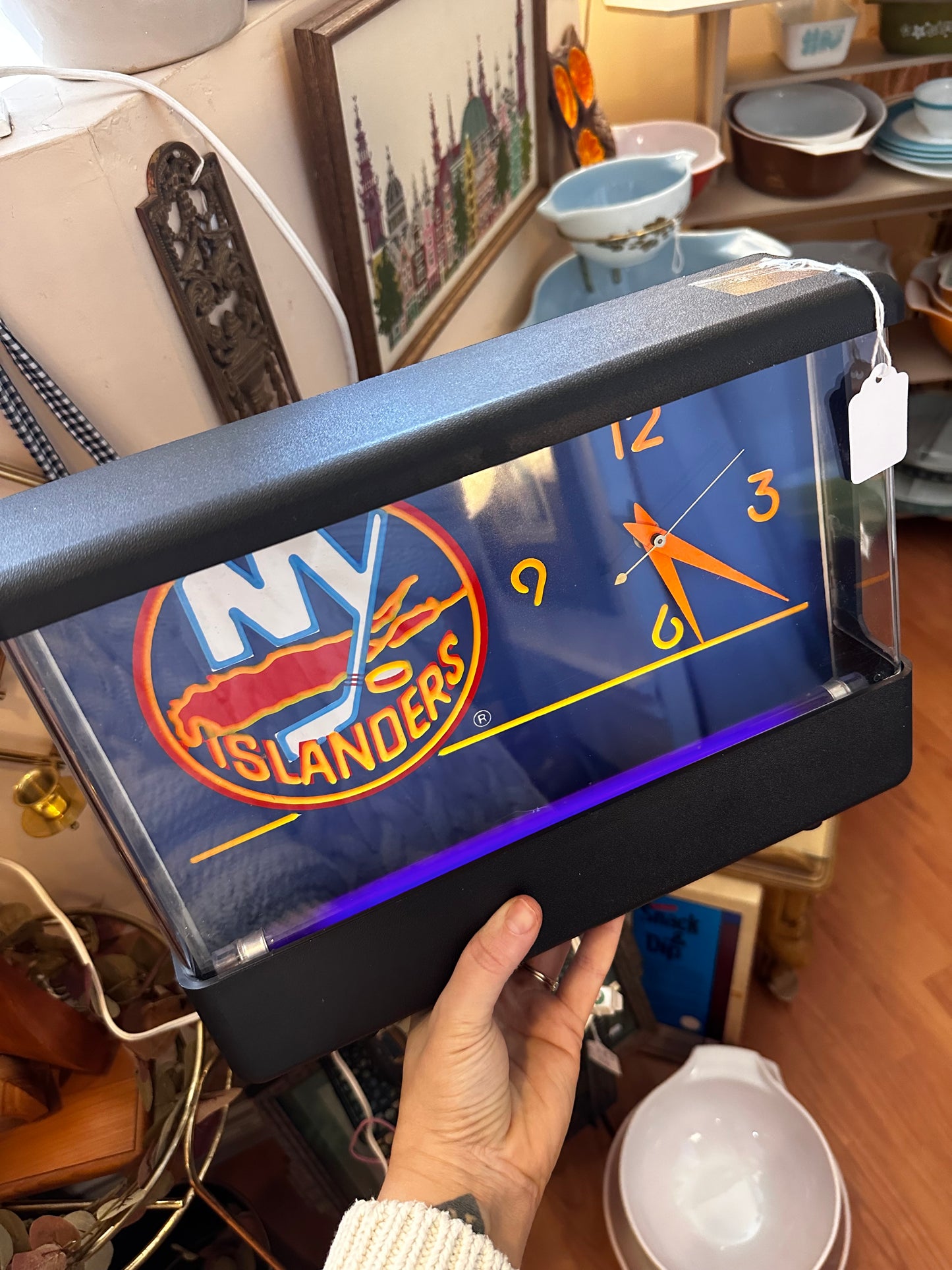 Rare 8os Florescent New York Islanders Clock