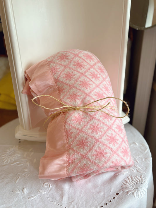 Pink Starburst Pattern Blanket - 82x60 inches