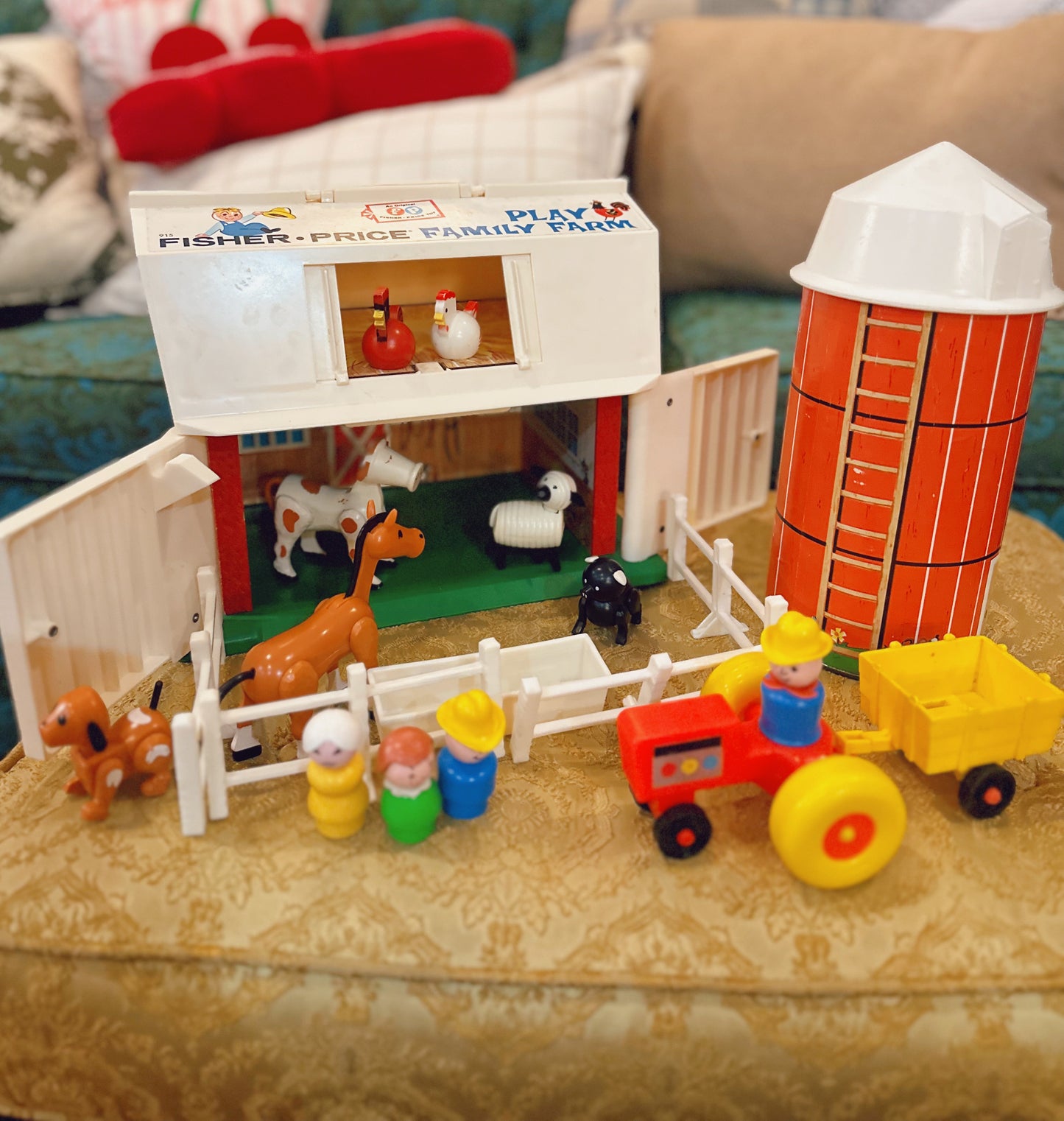 1967 Fisher Price Family Farm (complete)