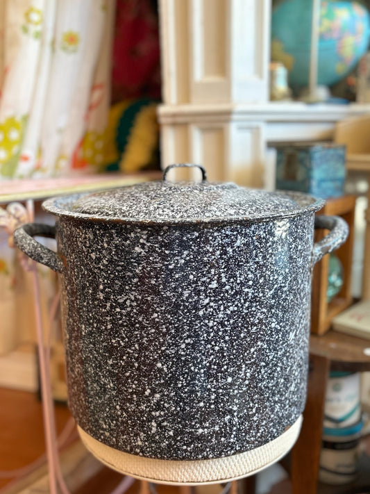 Extra Large Speckled Enamelware Cooking Pot