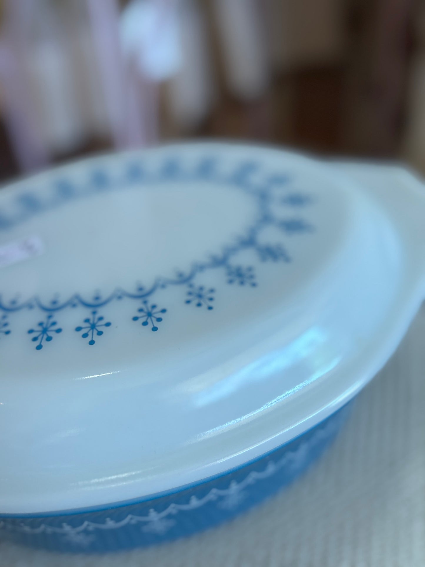 Pyrex Blue Snowflake Garland Oval Casserole with lid