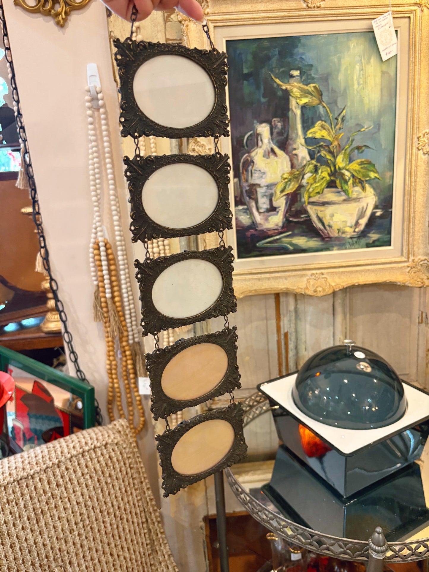 Hanging picture frame with 5 frames
