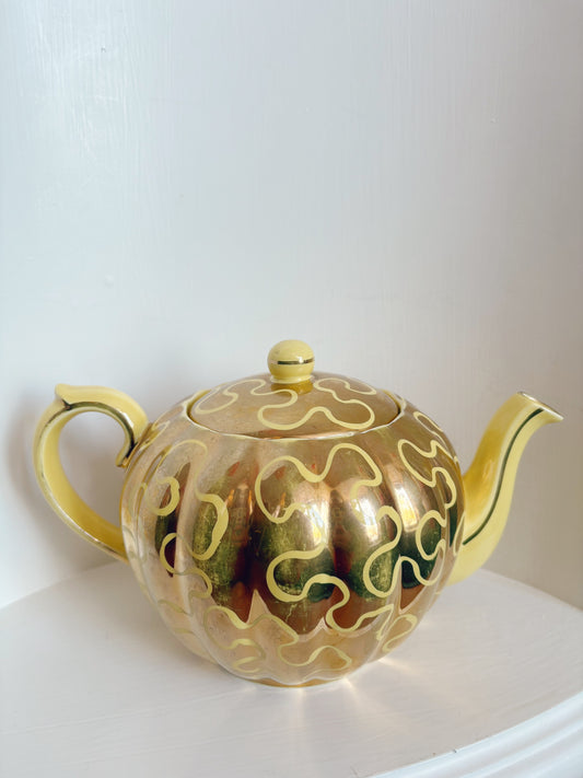 Gibsons England Teapot - yellow with squiggle pattern