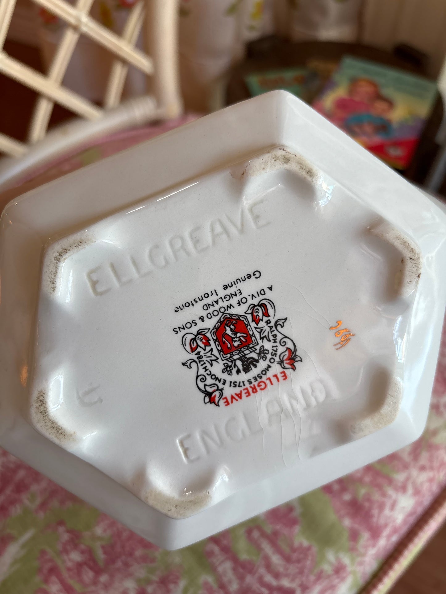 Ellvgreave England Teapot