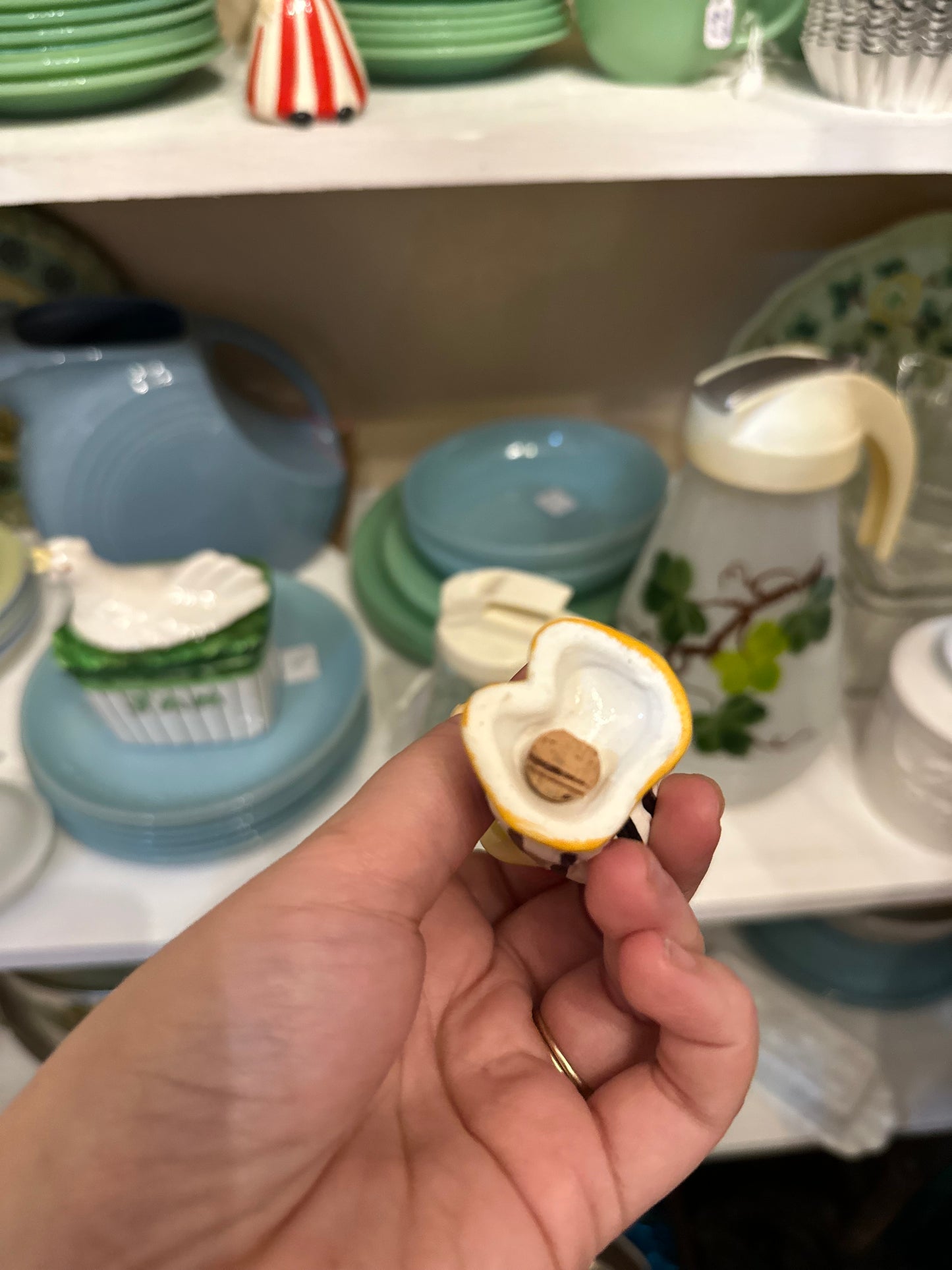 Kissing cuties Salt & Pepper Shaker Set