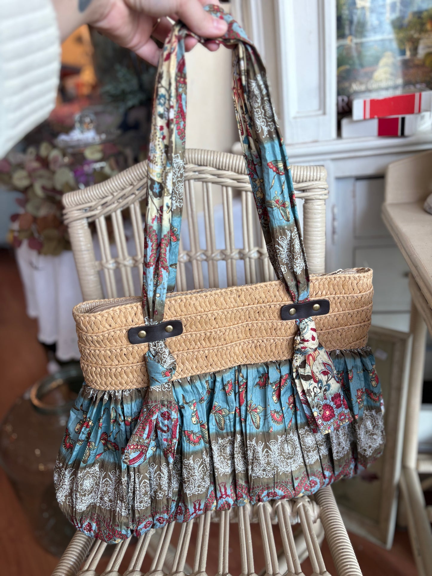 Denver Hayes Colourful pattern Large Purse - woven detail