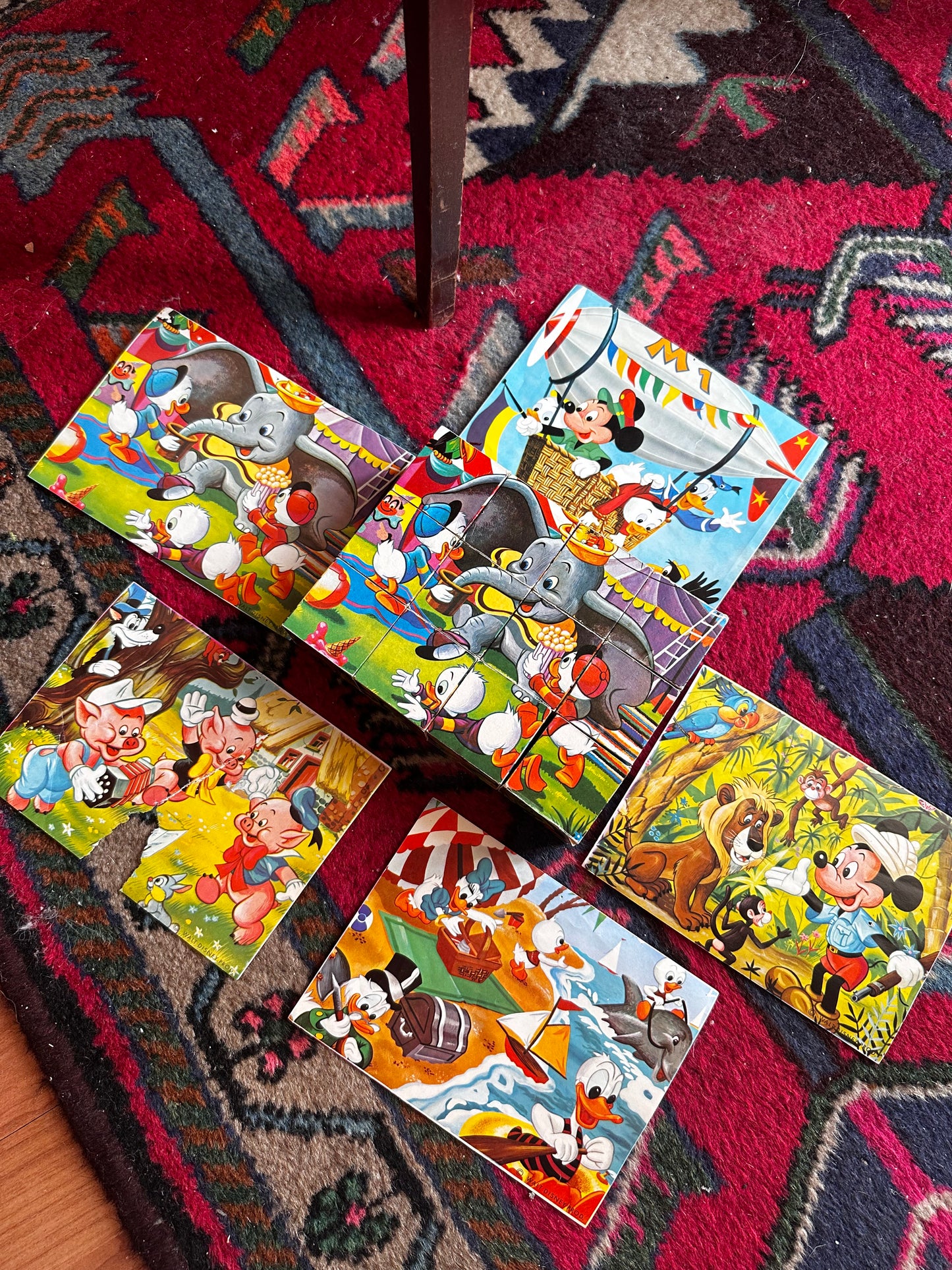 Six sided Disney puzzle! Made in Germany. Comes with 5 photos