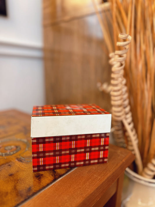 Ohio Art Company Plaid Recipe Tin / card box with inserts never used