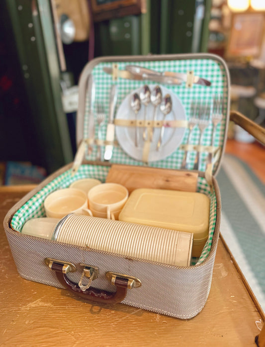 Picnic basket accessory for European luxury sports cars - Mercedes, Porsche & Ferrari