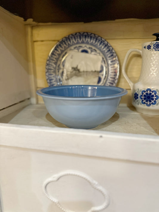 Medium blue Pyrex mixing bowl