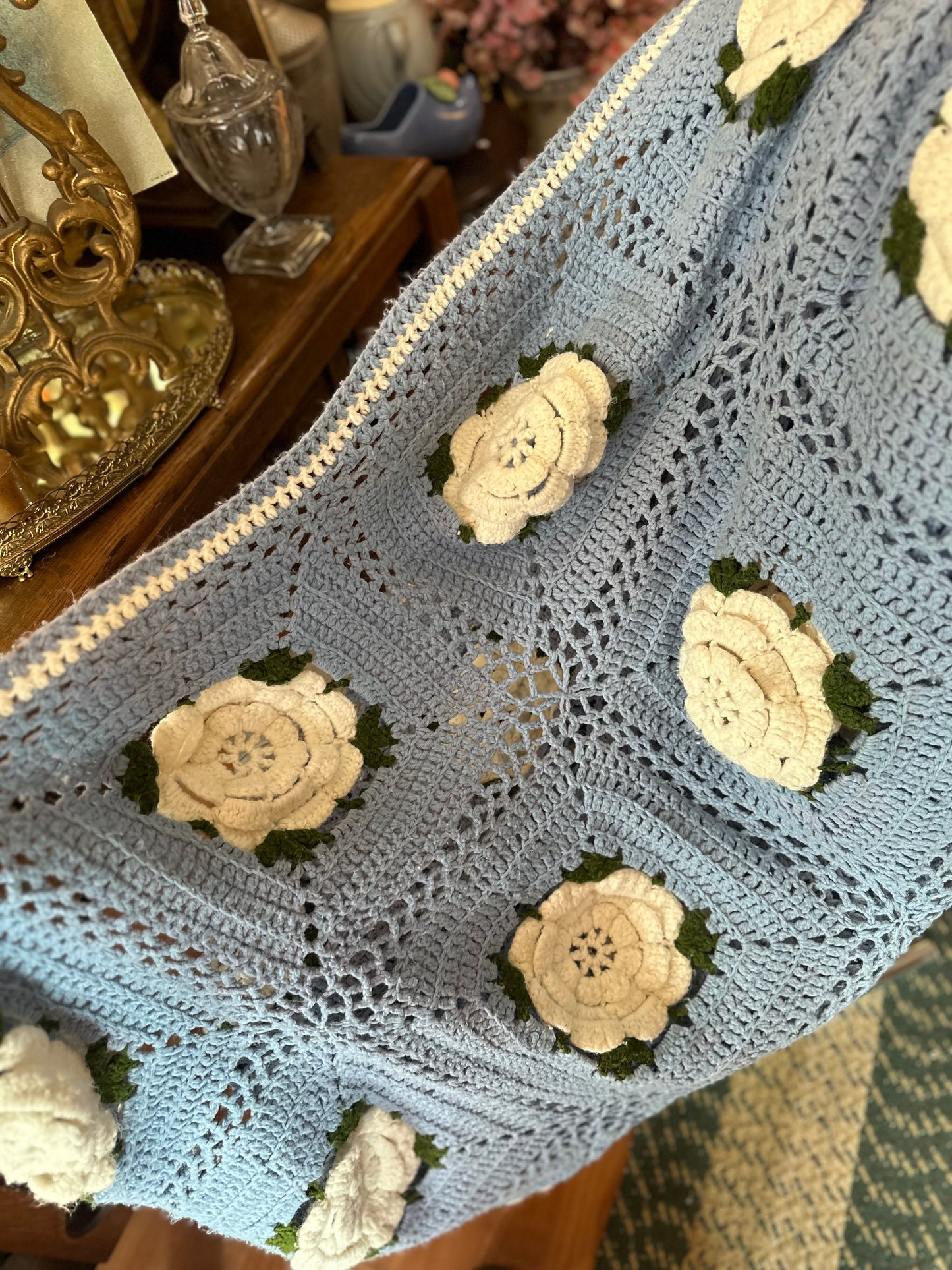 Large crochet floral blanket (60x102)