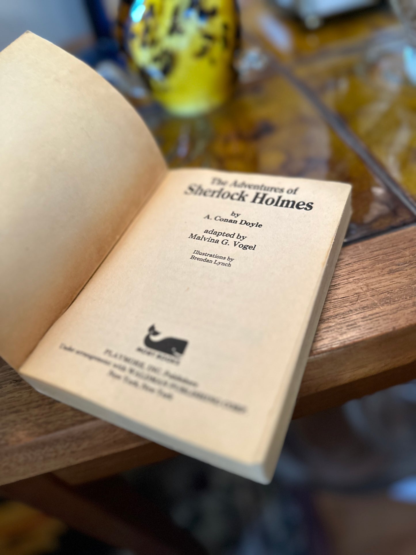 1983 Moby Books Illustrated Classics : The adventures of Sherlock Homes 4526