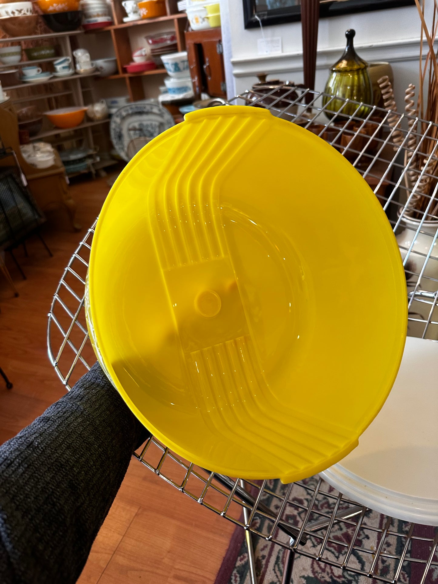 Lustro-Ware Locking Cake Cover