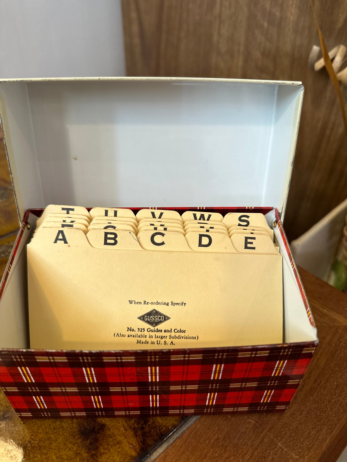 Ohio Art Company Plaid Recipe Tin / card box with inserts never used