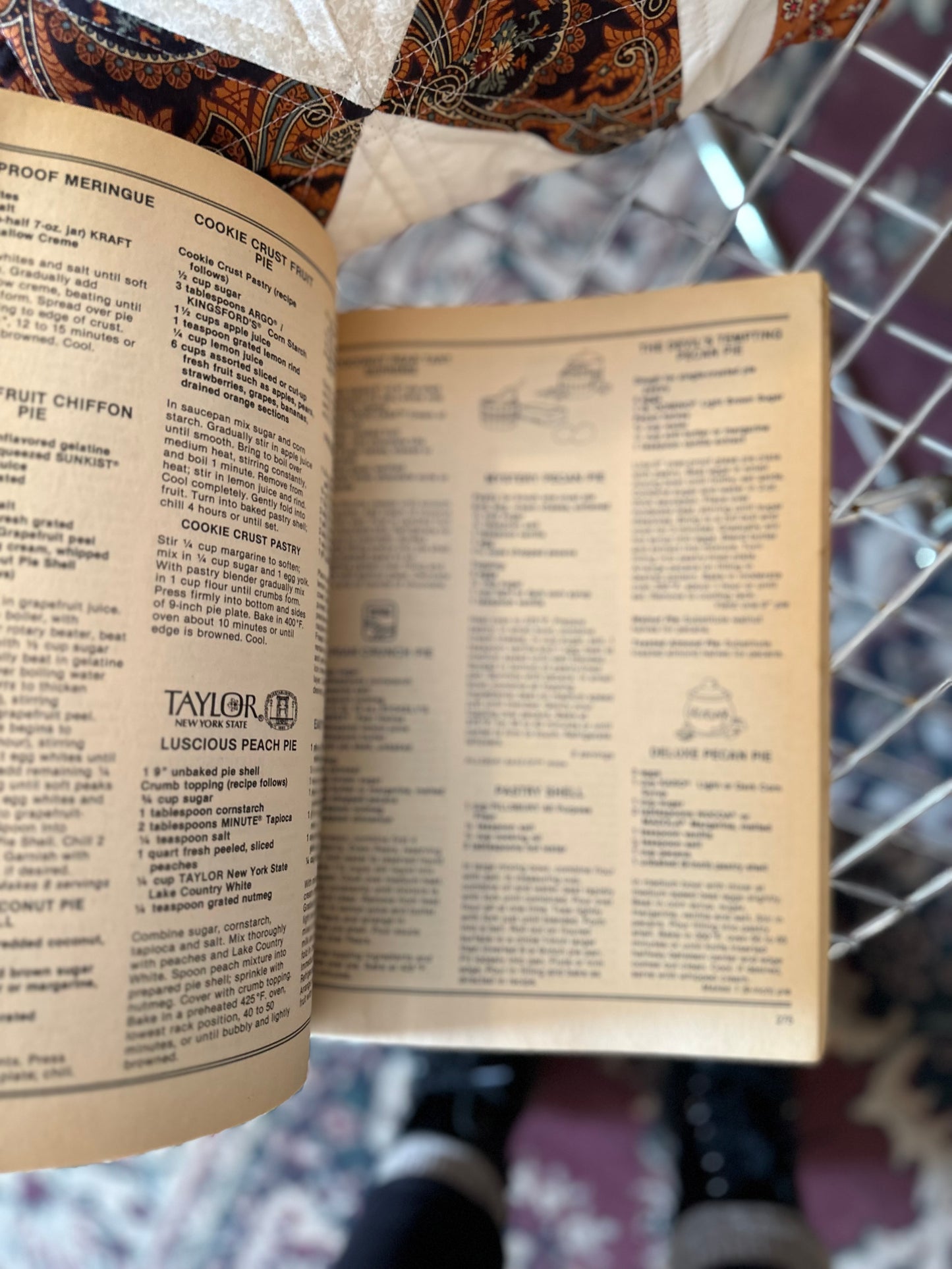 1981 Favorite Brand Name Recipe Cookbook - over 2000 Recipes