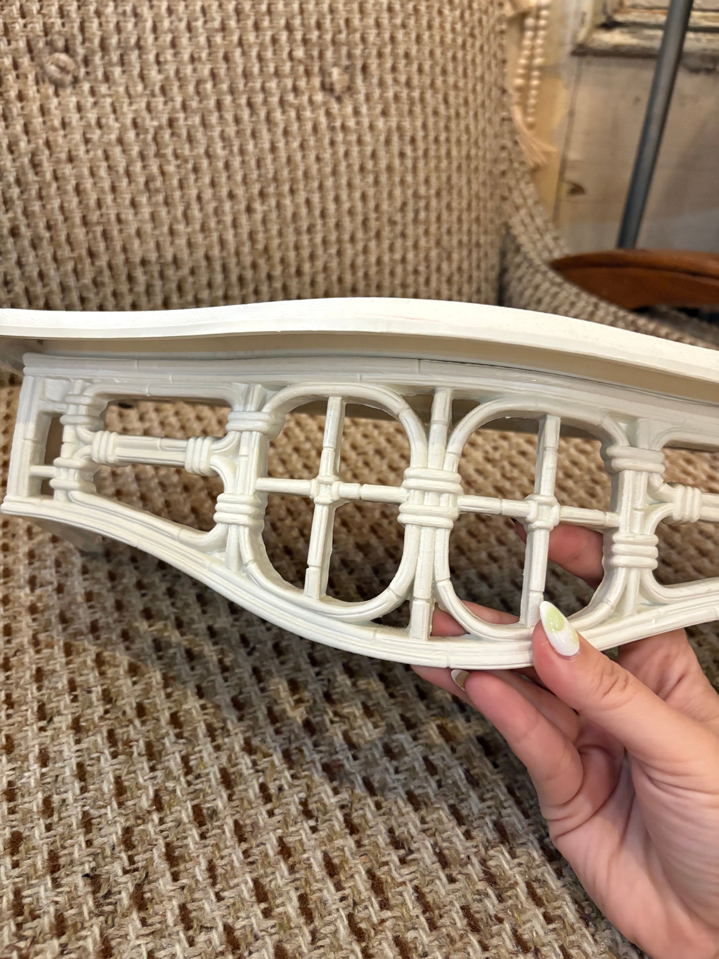 Resin wall hanging shelf