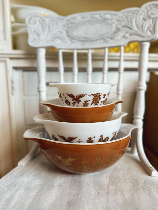 Early American Pyrex cinderella bowl 4 piece set