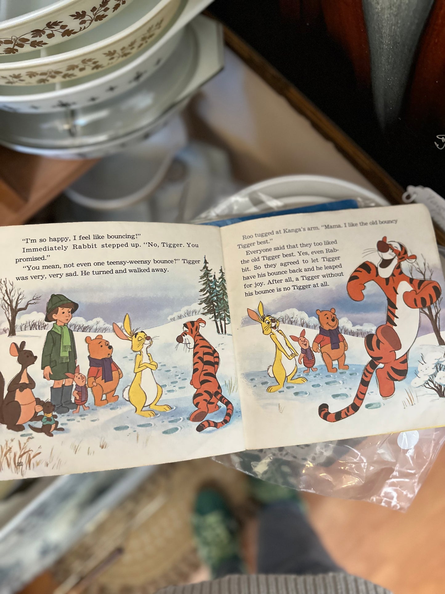 Winnie The Pooh and Tigger Too - Storybook & 33 1/2 RPM Vinyl - Disneyland Vinyl 366