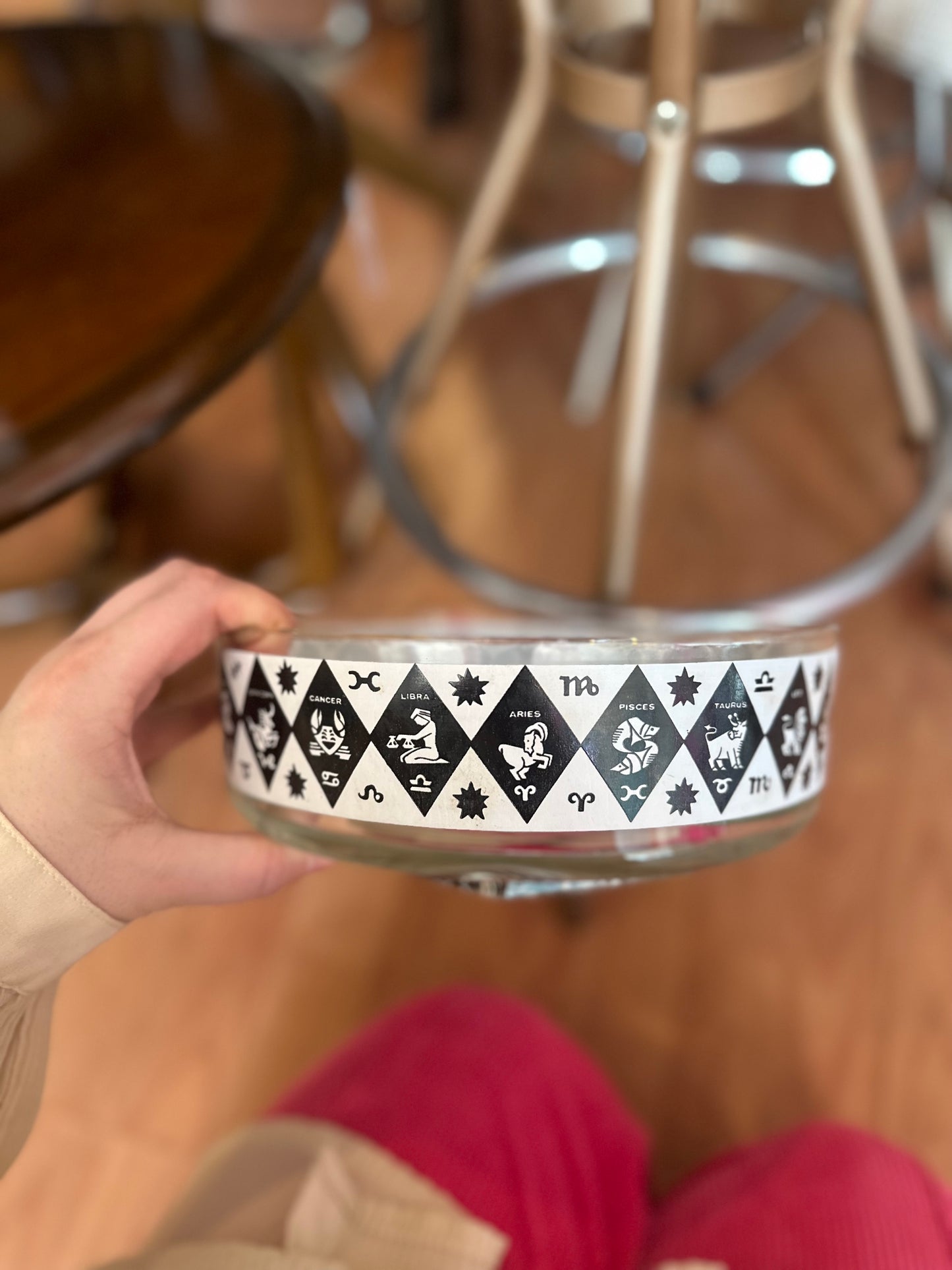 Jeannette Glass Horoscope Serving bowl