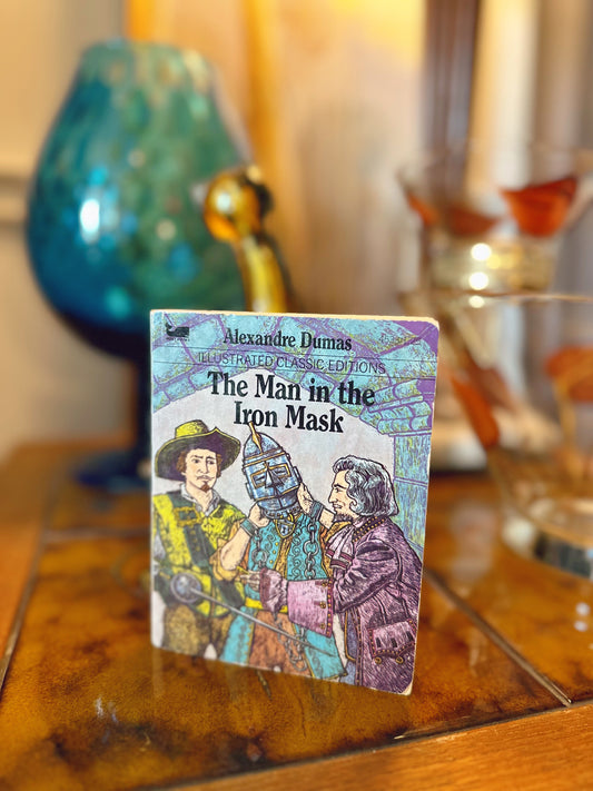 1983 Moby Books Illustrated Classics : The Man in the Iron Mask 4533