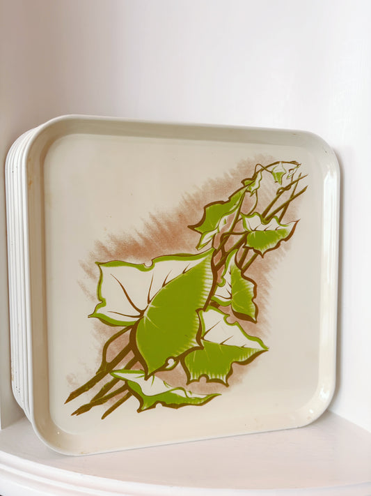 Square tin trays with leaf picture