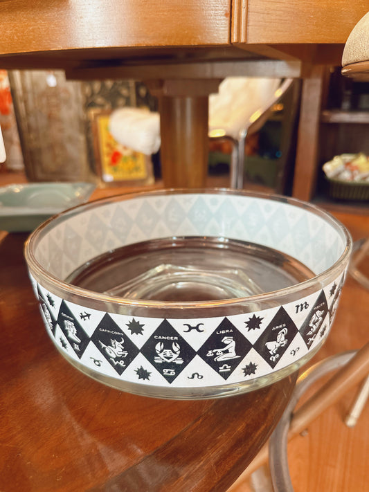 Jeannette Glass Horoscope Serving bowl