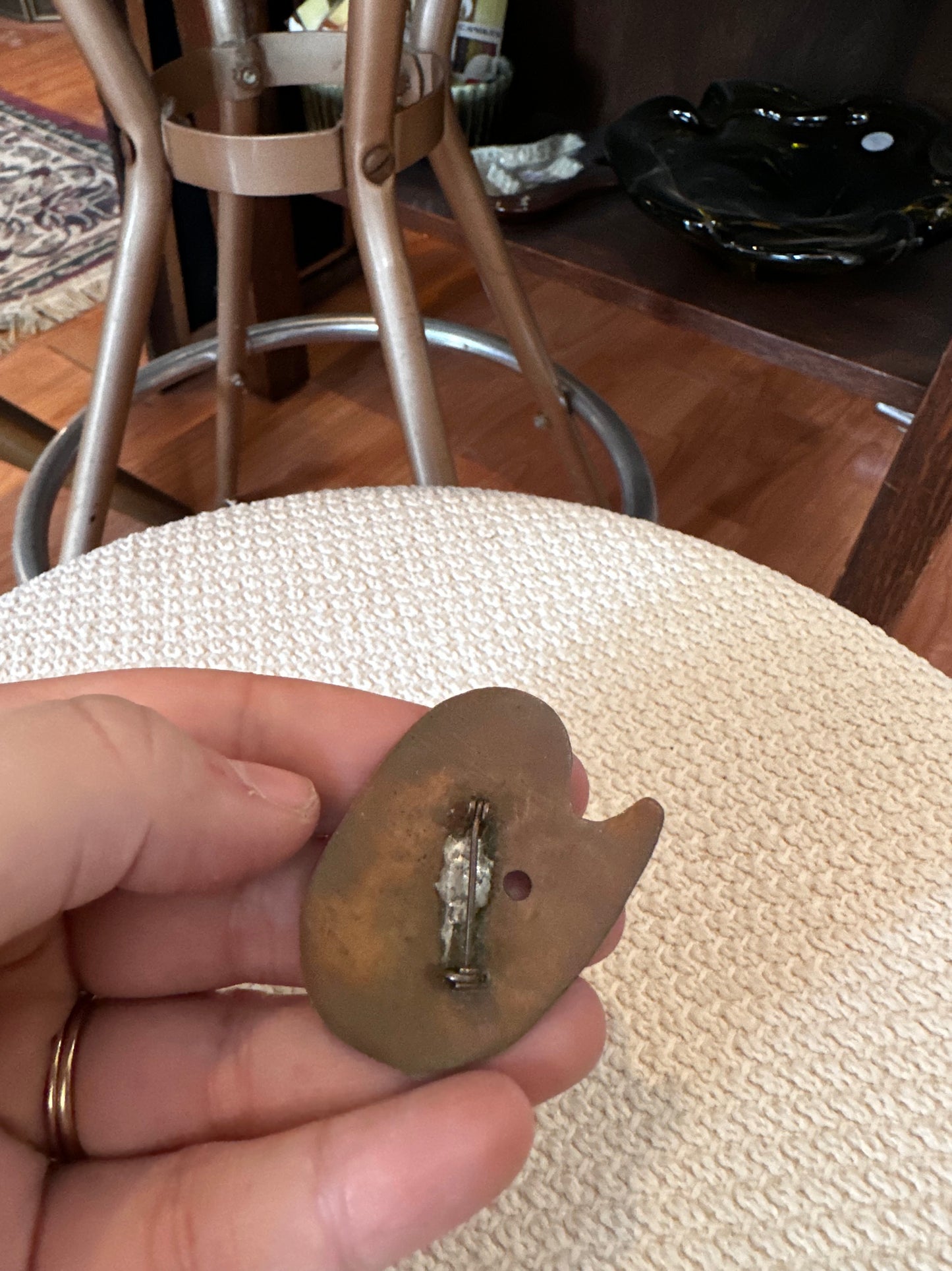 Metal paint palette brooch