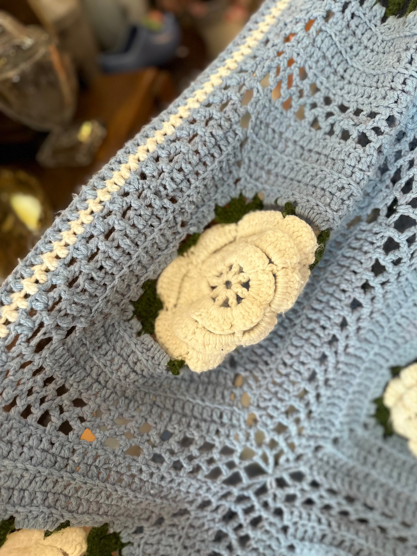 Large crochet floral blanket (60x102)