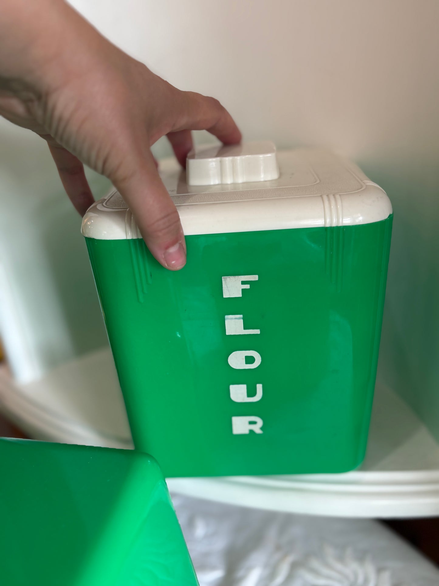 Ronaware Rona Plastic Corp Kitchen Canister & Bread Bin Set