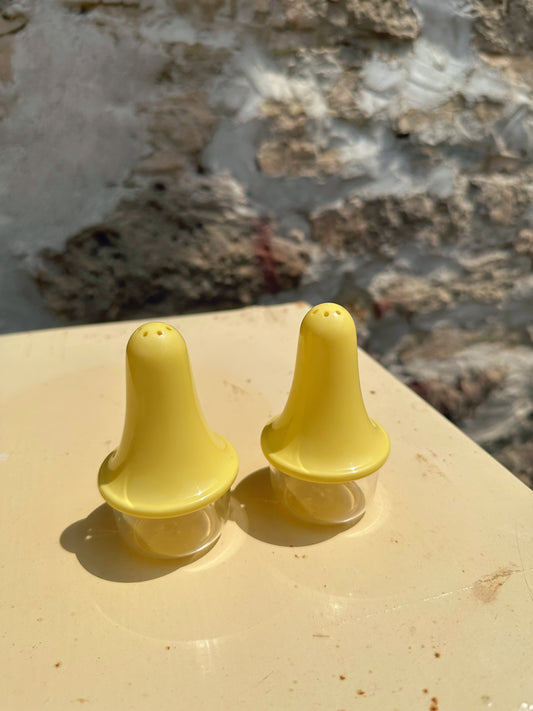 Mutual Plastic Mold Yellow Salt & Pepper Shaker set