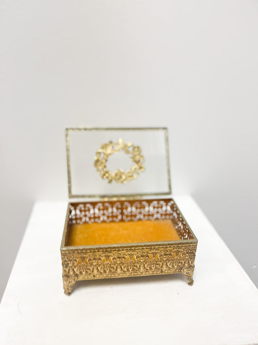 Jewellery box with rose details