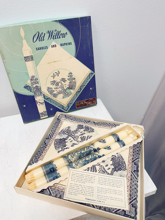 Old Willow Candles & Napkins Set