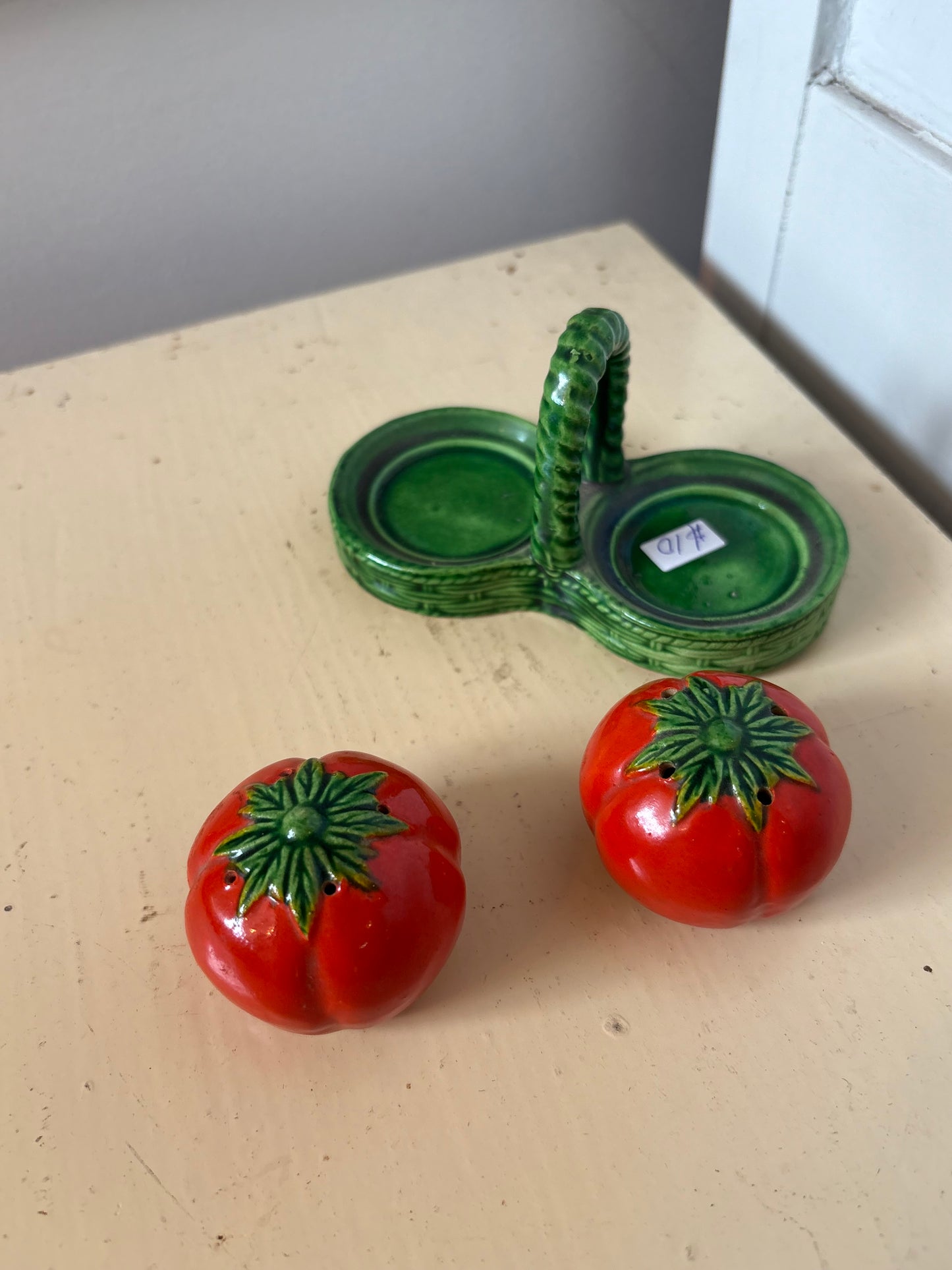 Tomato salt & pepper shaker set
