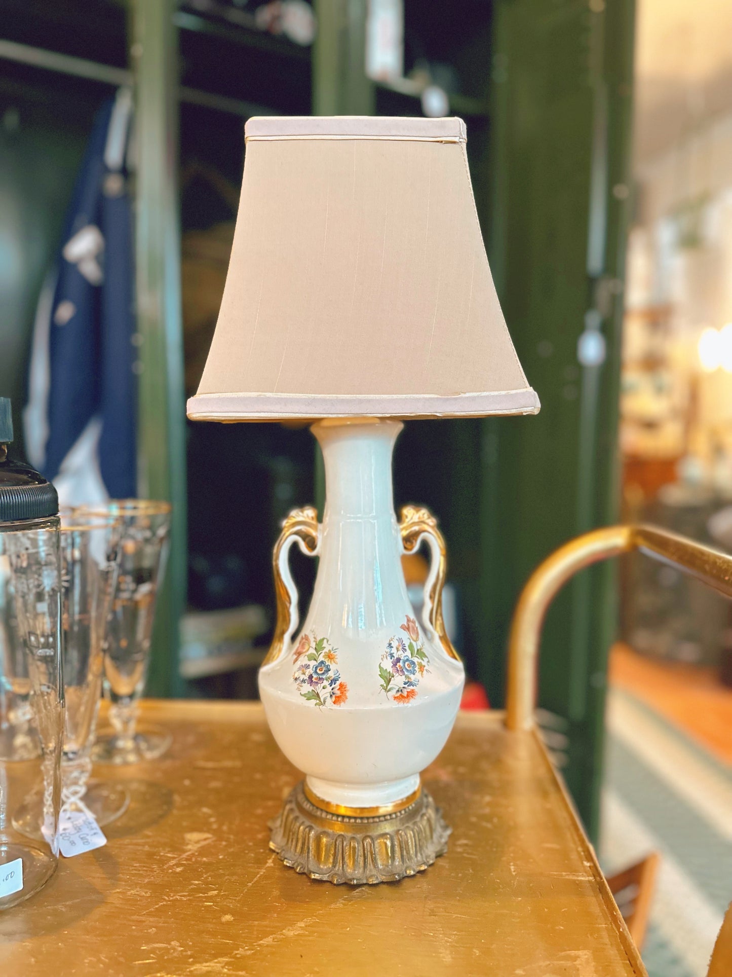 Floral bedside lamp