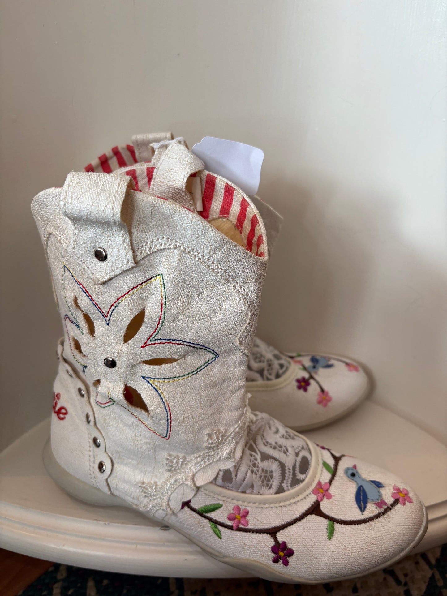 Cuties Cowgirl boots with bird detail size 4 1/2
