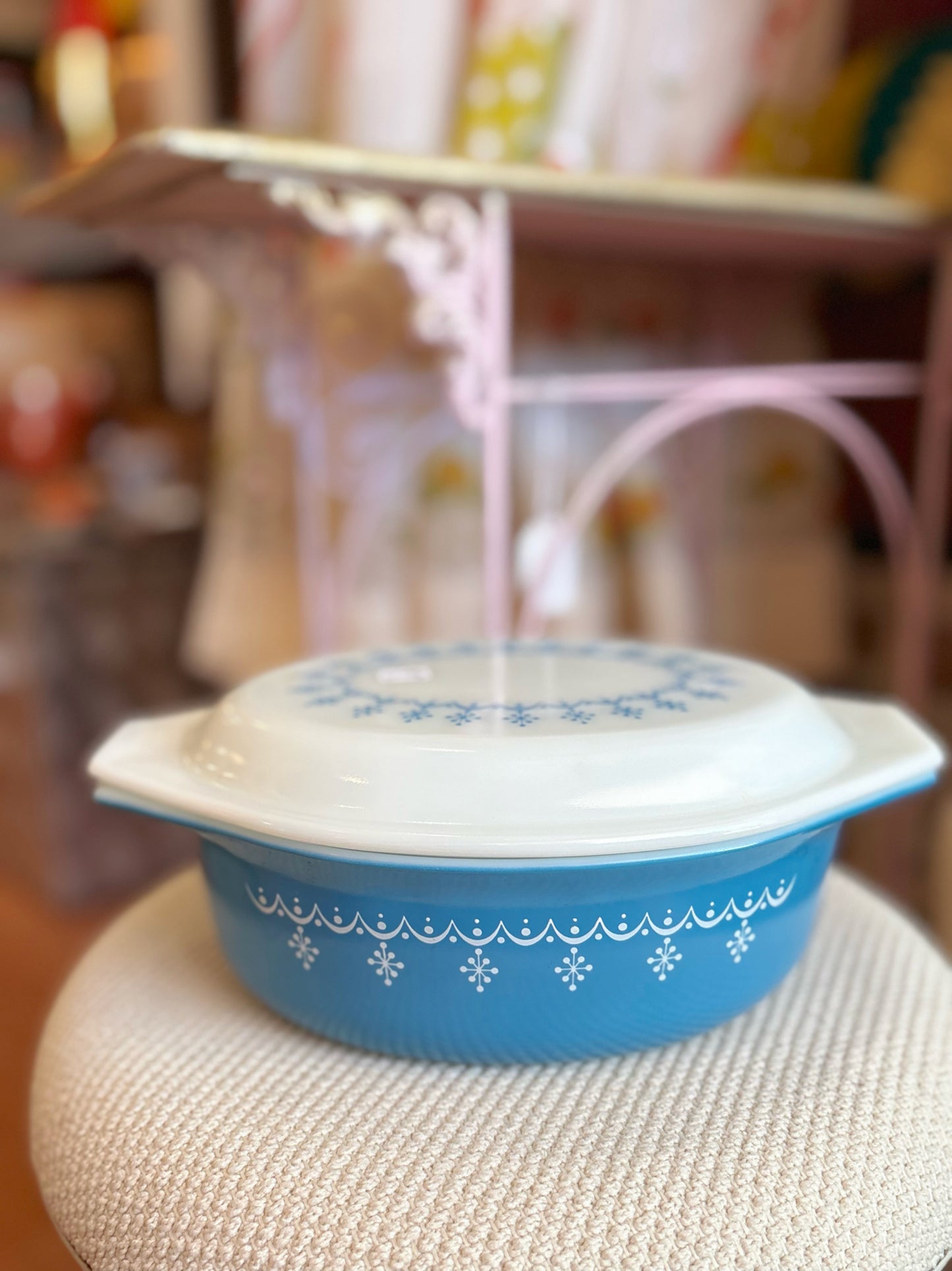 Pyrex Blue Snowflake Garland Oval Casserole with lid