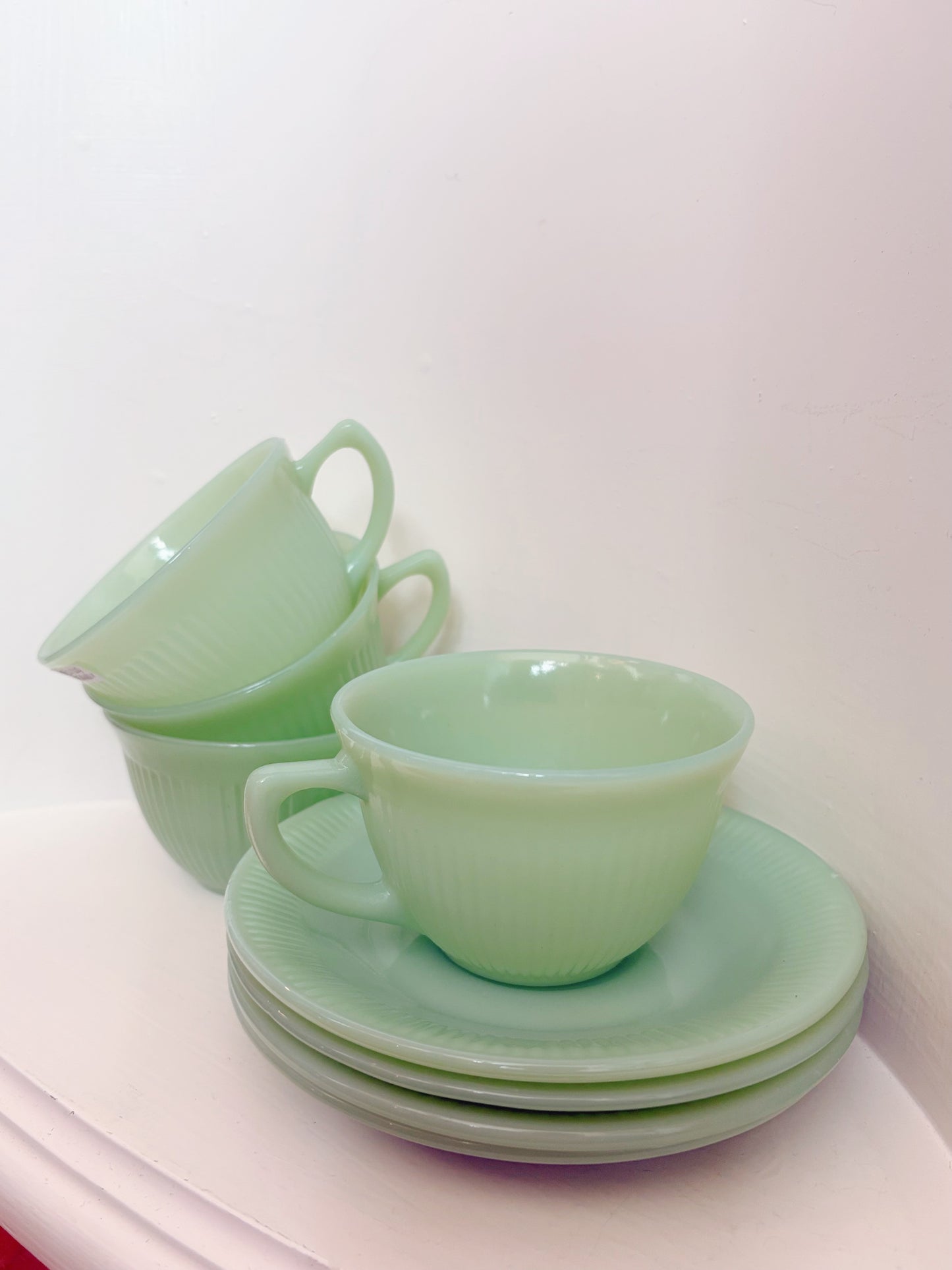 Jane Ray Jadeite cups & saucers