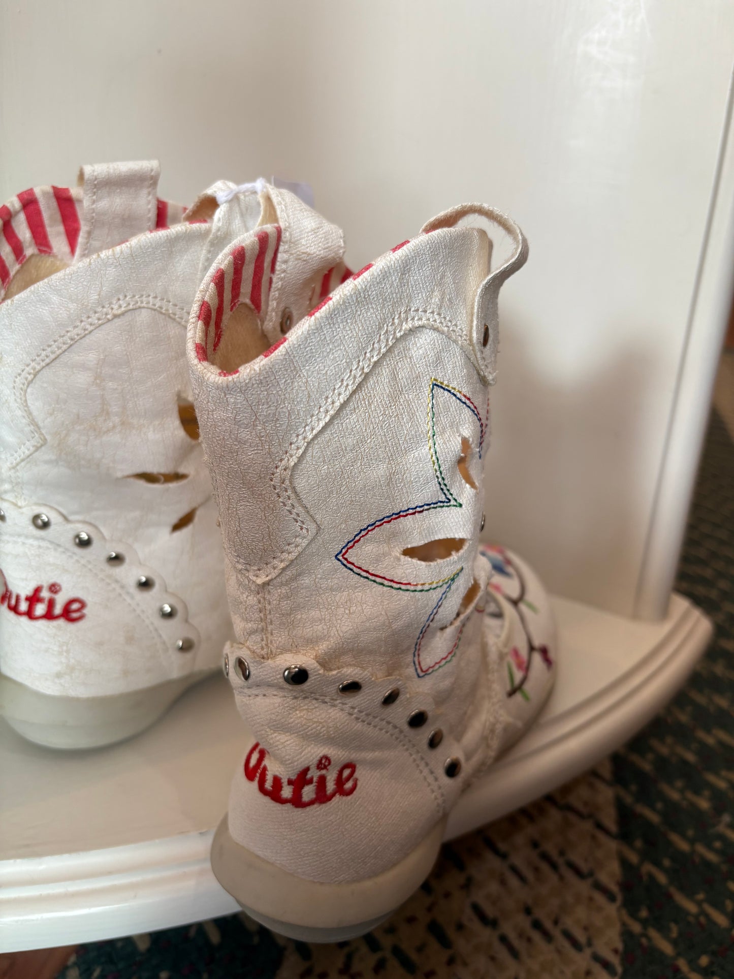 Cuties Cowgirl boots with bird detail size 4 1/2