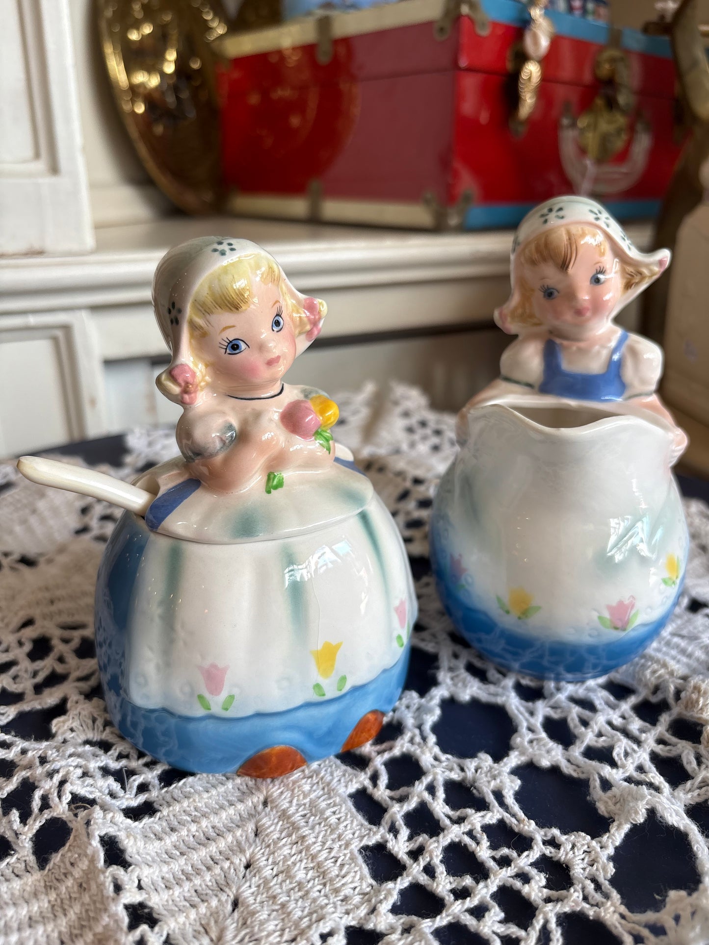 Lefton 1950s Dutch Girl Cream & Sugar Set - made in Japan