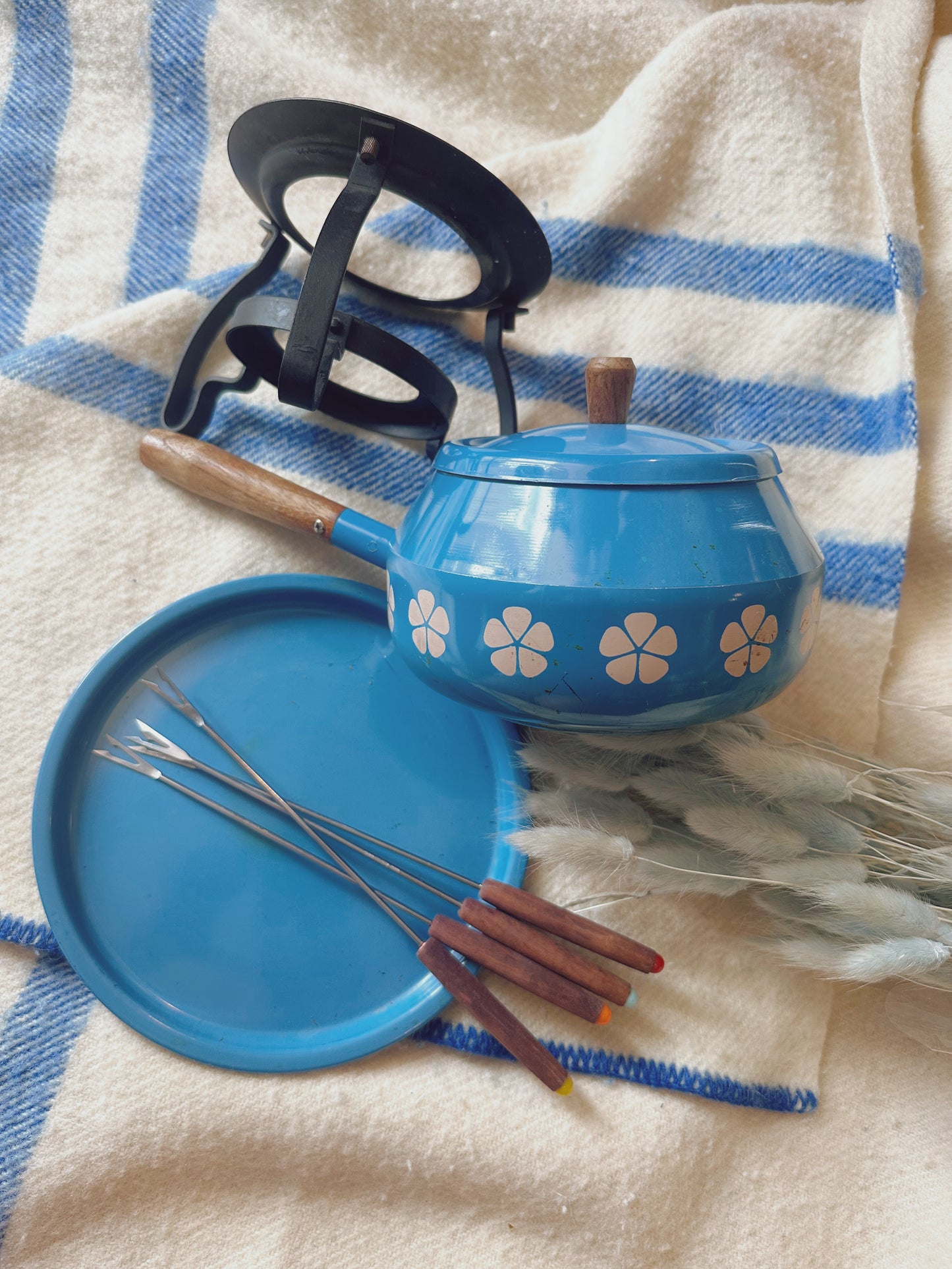 1970s blue & white fondue set