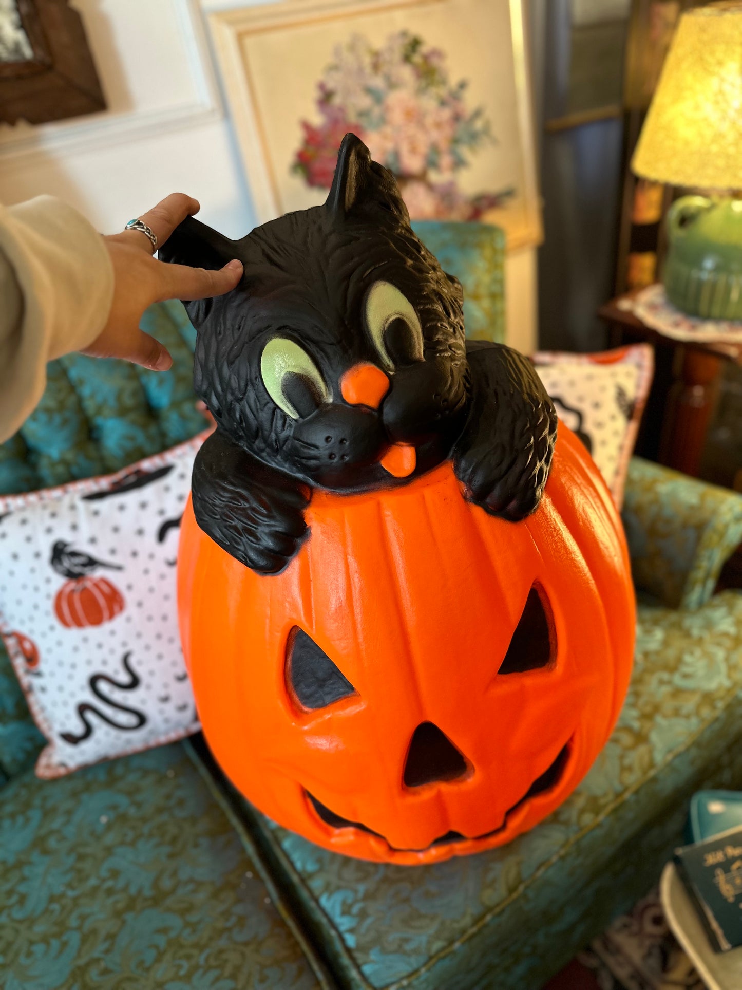 Large cat & pumpkin vintage blow mold