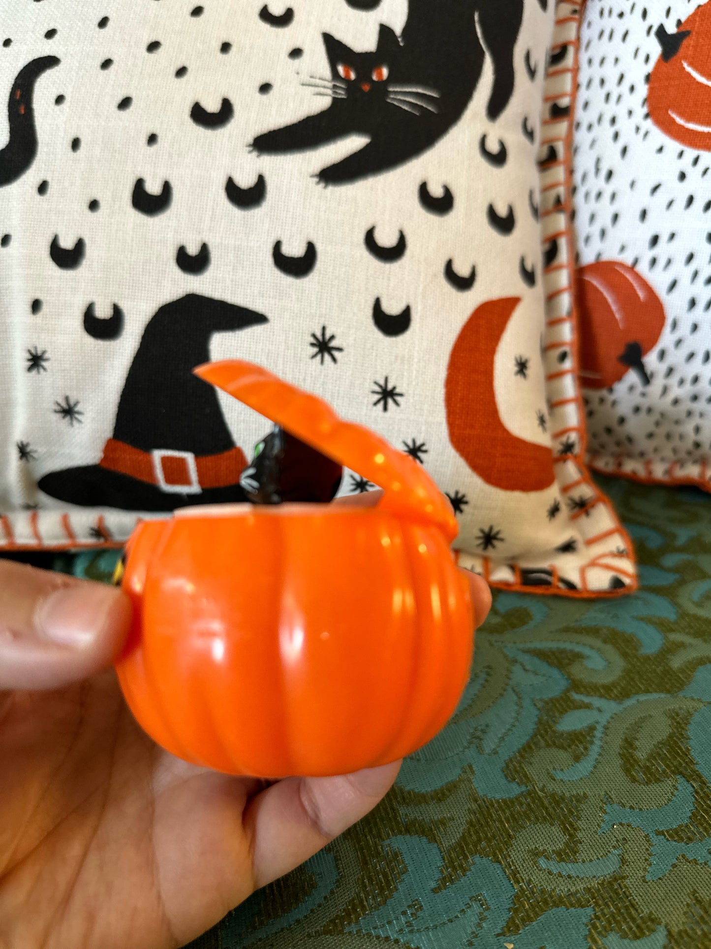 Vintage Halloween pumpkin & cat pop out toy 1950s