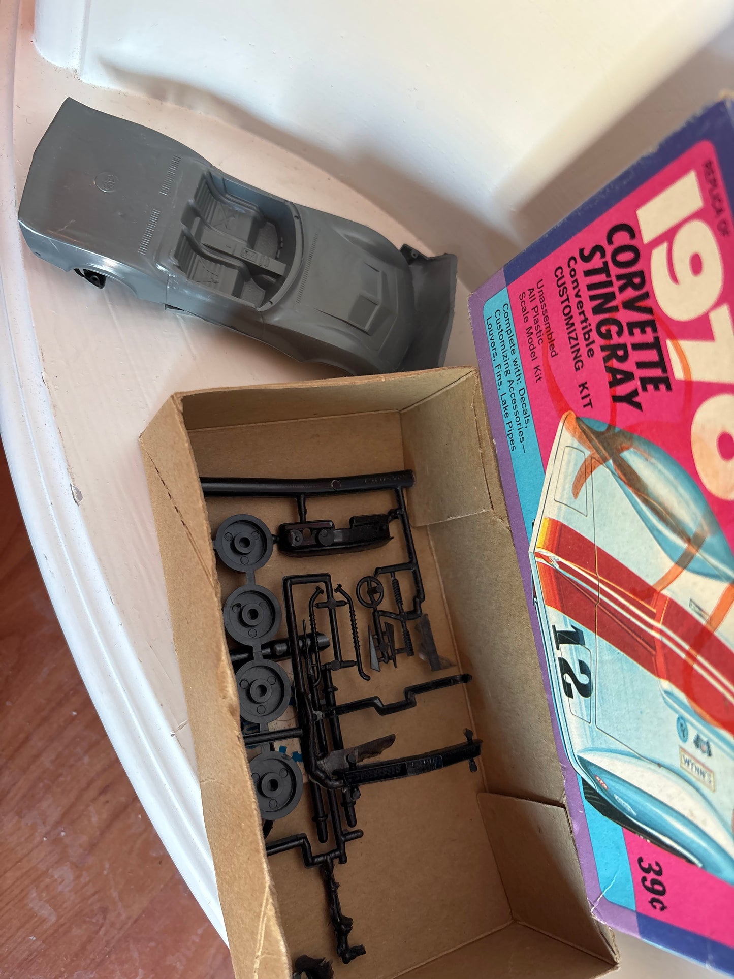 1970 Corvette Stingray Model Kit (complete)