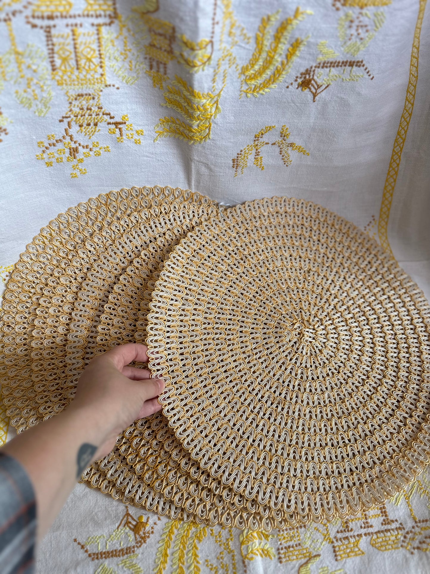 Set of 6 woven placemats